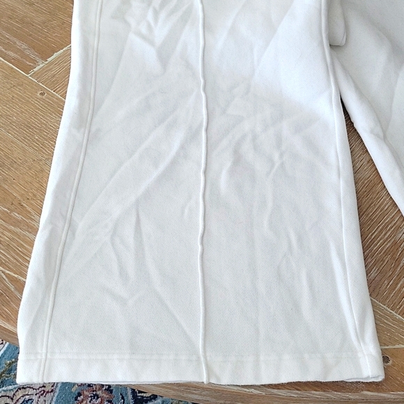 Victoria's Secret White Ivy Fleece Wide Leg Sweatpants Size Medium NWT - Picture 10 of 11